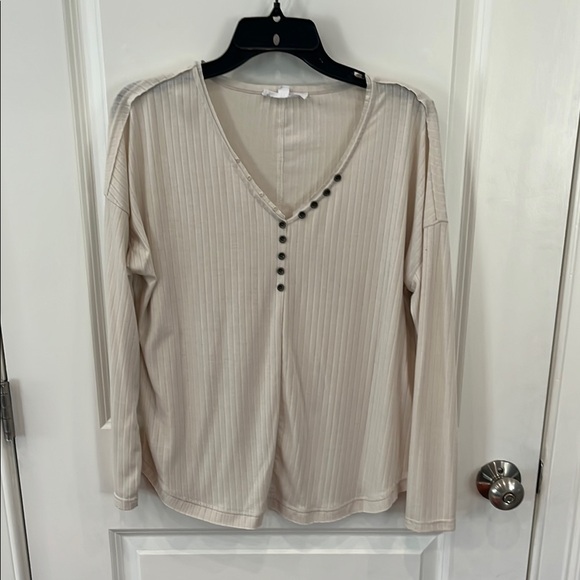Cream Long Sleeve Tee with V-neck and Relaxed Fit - Picture 1 of 5